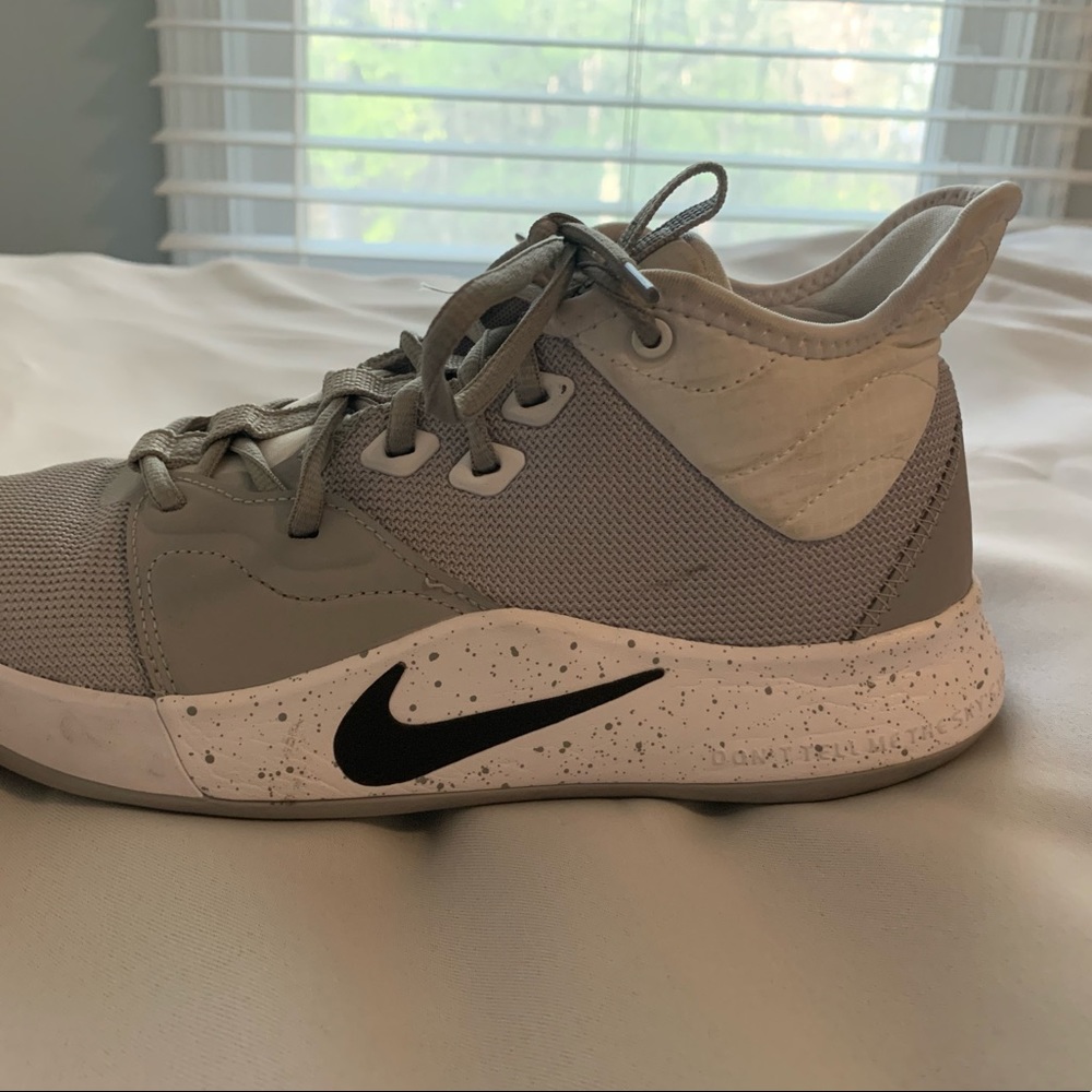 basketball / volleyball shoes